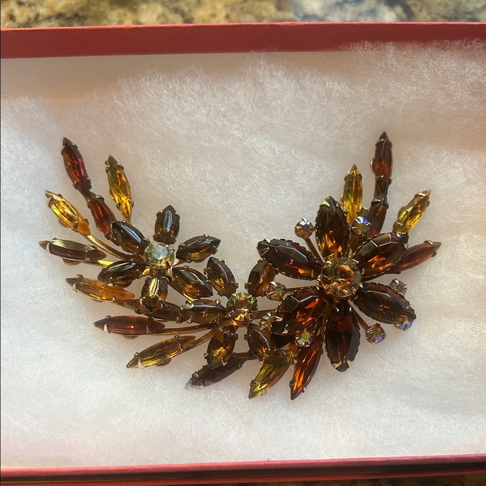Vintage Unsigned Czech Topaz and Rhinestone Lg Amber Floral Crystal Brooch